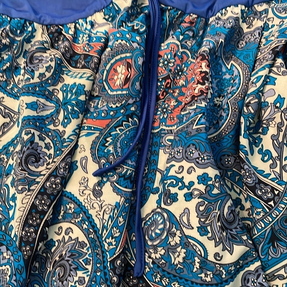 Plus Size Blue Pattern Top - Picture 5 of 9